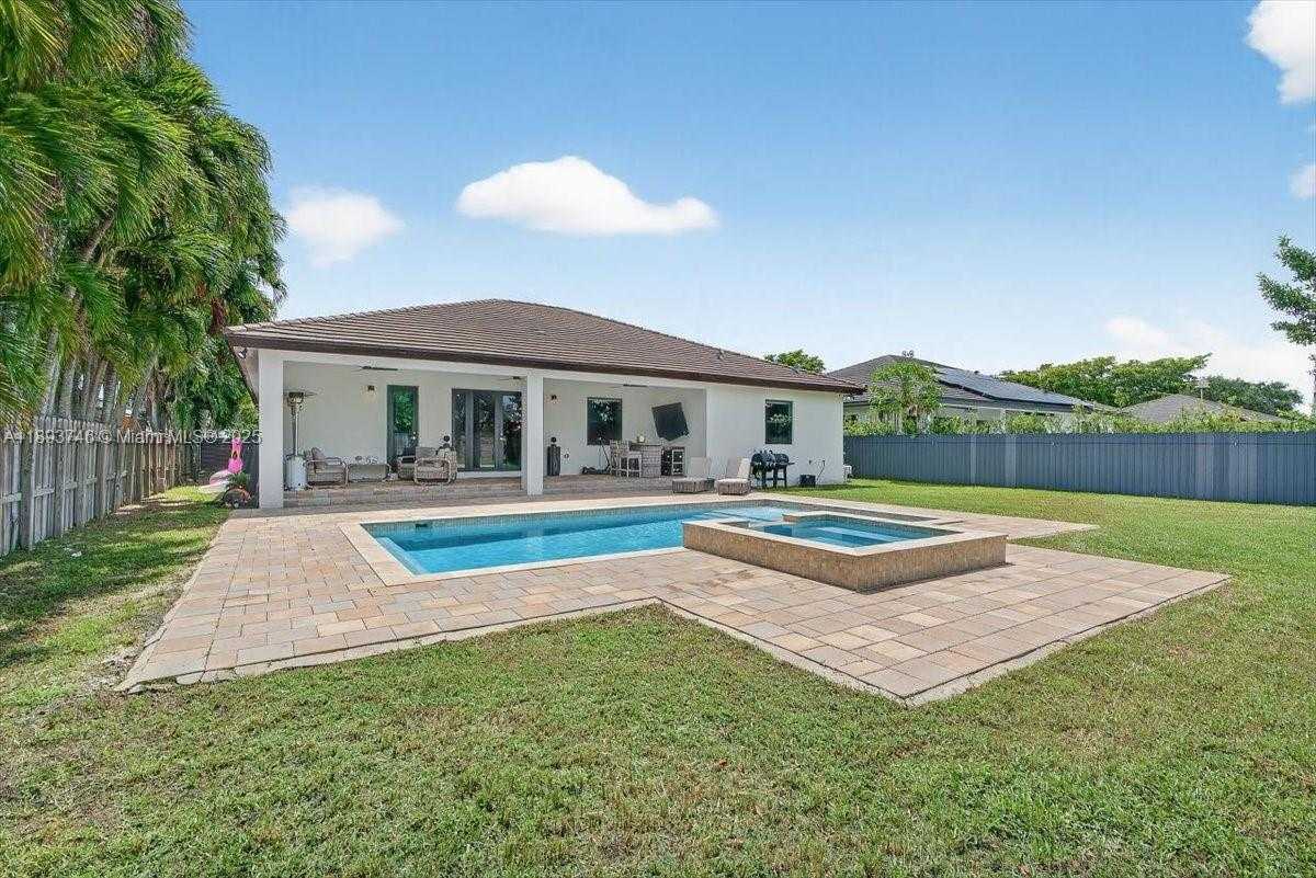 Small Image of 19200 BELVIEW DR, Cutler Bay Number 53