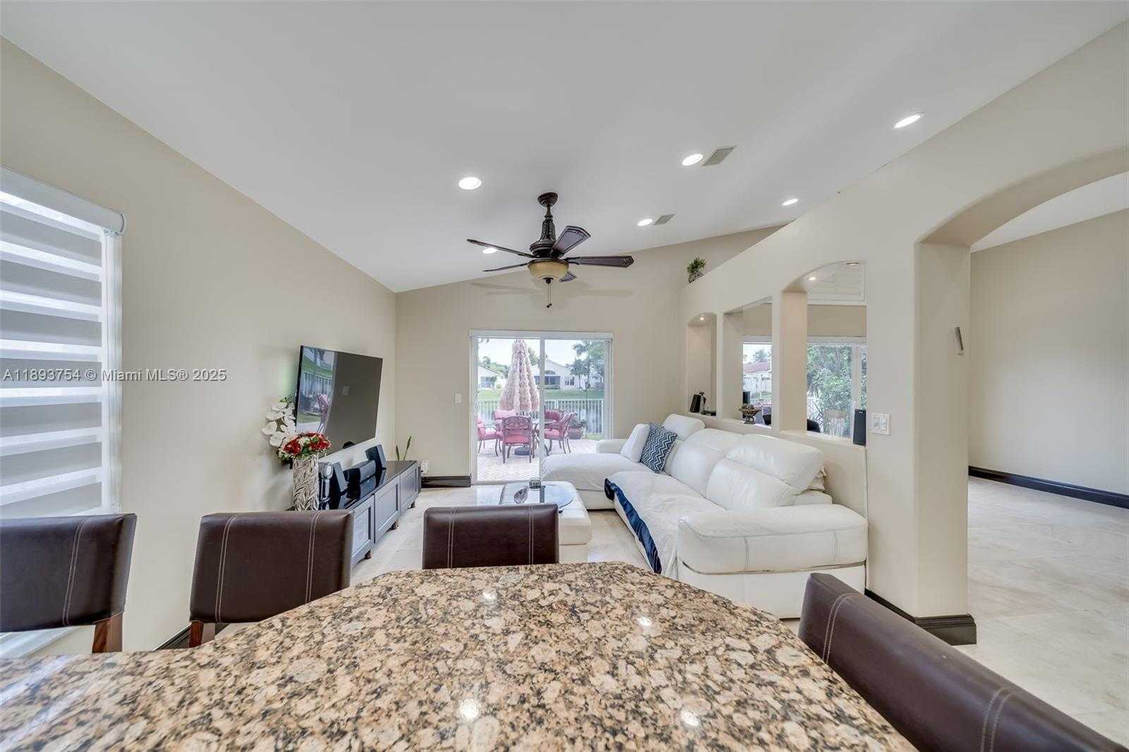 Small Image of 5032 SOUTH WEST 34TH TER, Hollywood Number 17