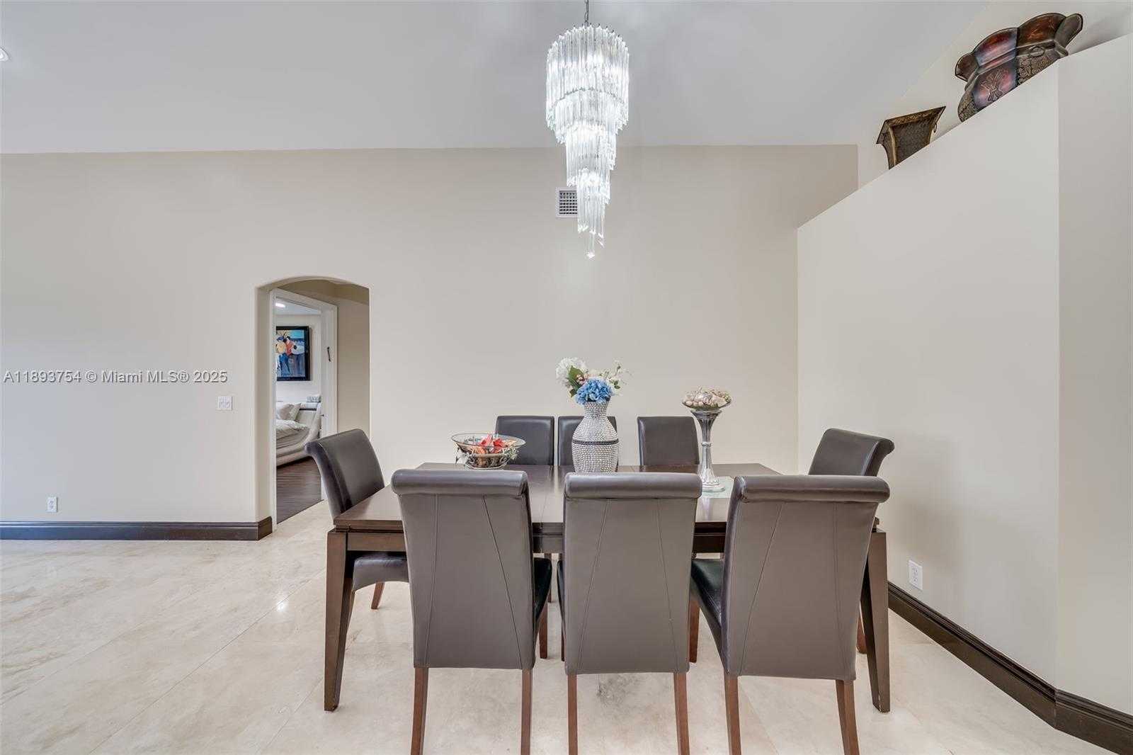 Small Image of 5032 SOUTH WEST 34TH TER, Hollywood Number 9