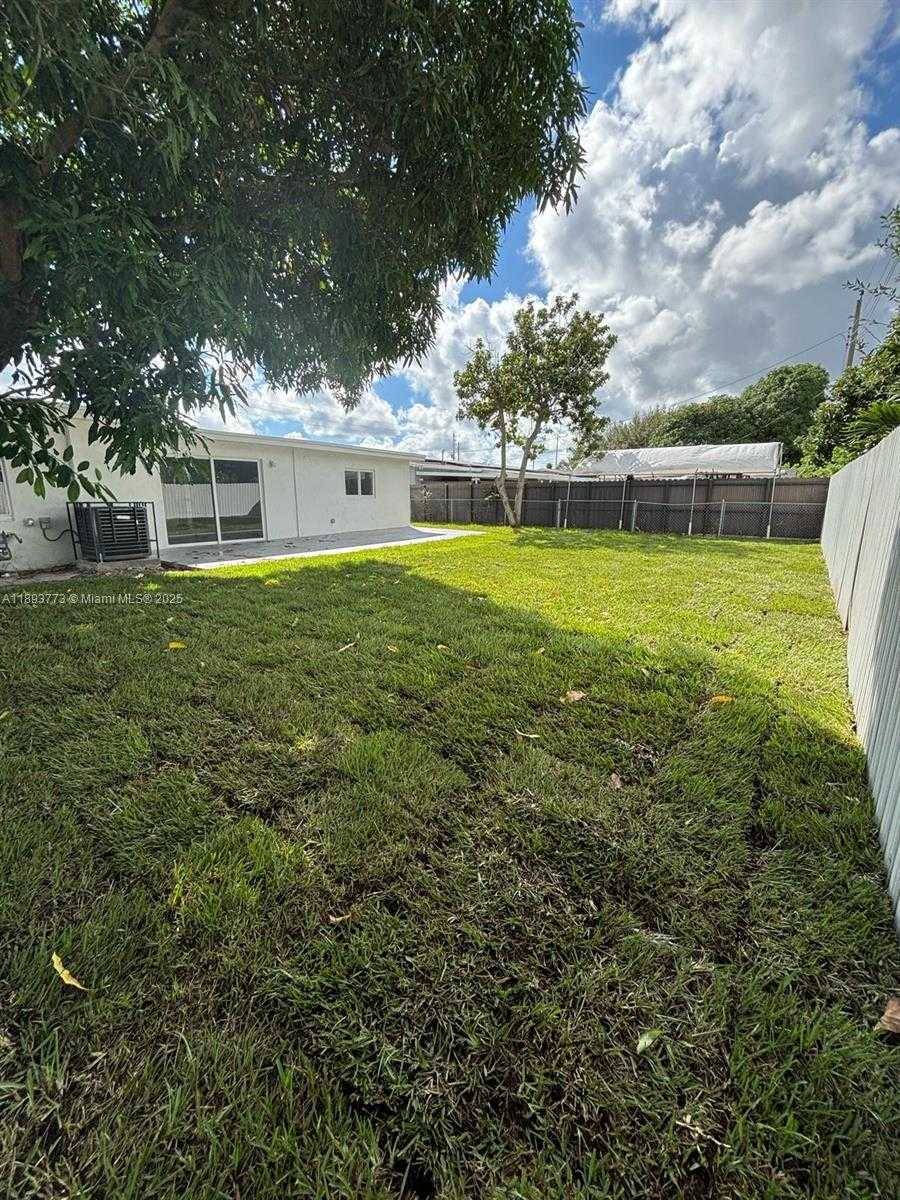 Small Image of Miami Gardens Number 5