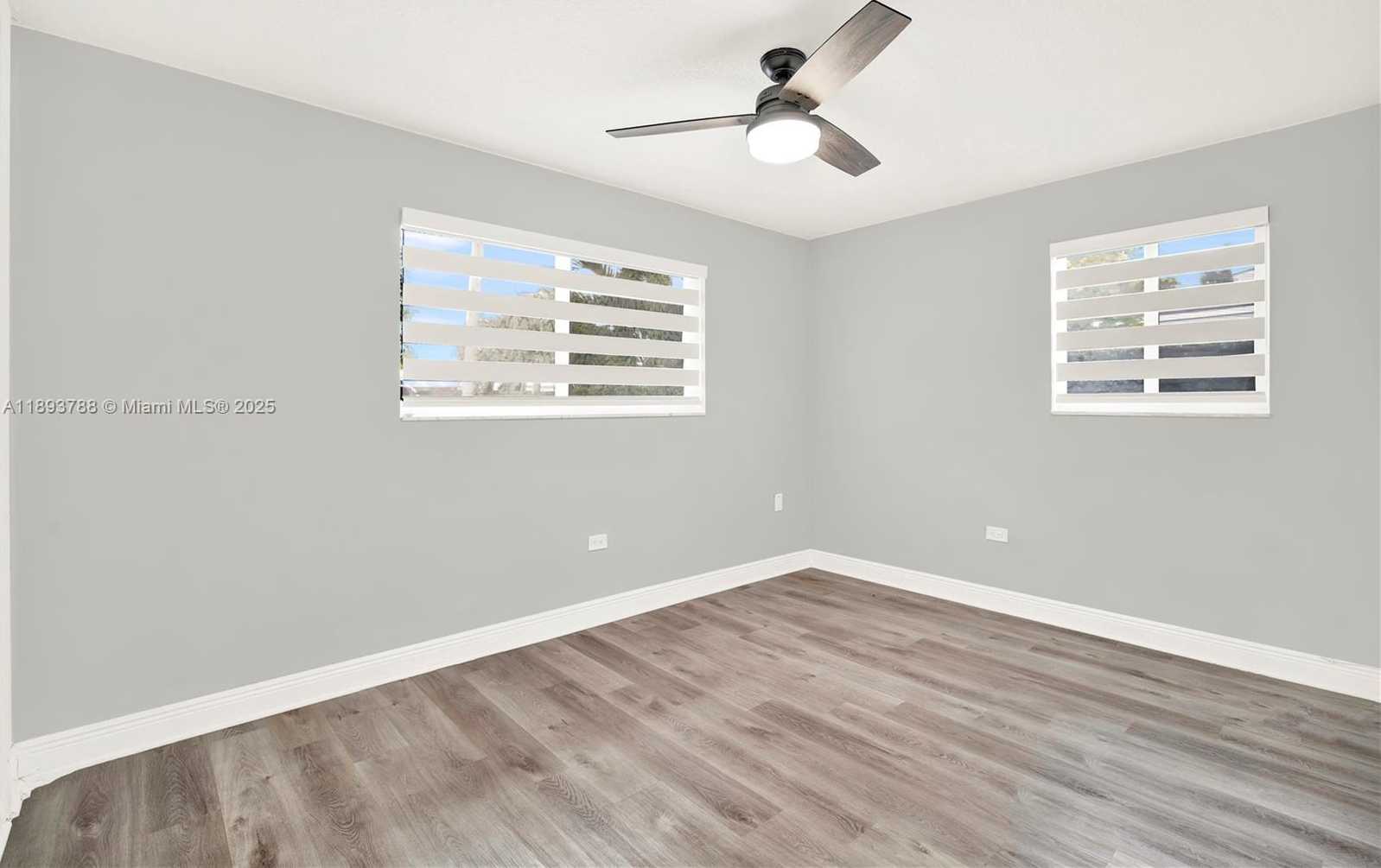 Small Image of 7932 MERIDIAN ST, Miramar Number 20