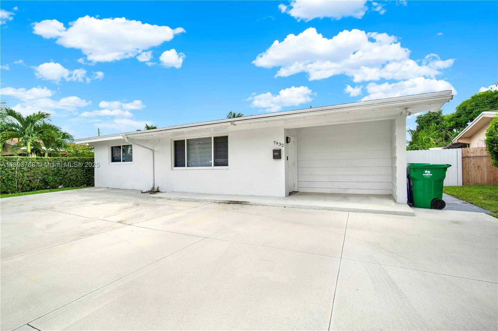 Small Image of 7932 MERIDIAN ST, Miramar Number 29