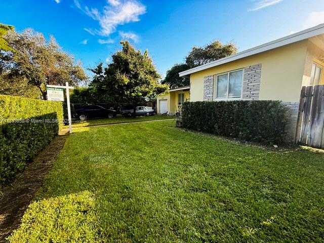 Small Image of 13075 NORTH EAST 4TH AVE, North Miami Number 2
