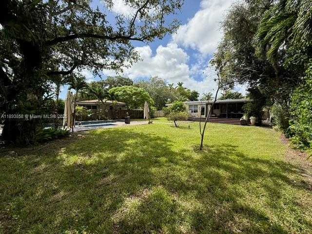 Small Image of 13075 NORTH EAST 4TH AVE, North Miami Number 20