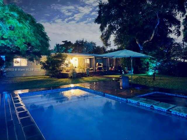 Small Image of 13075 NORTH EAST 4TH AVE, North Miami Number 37
