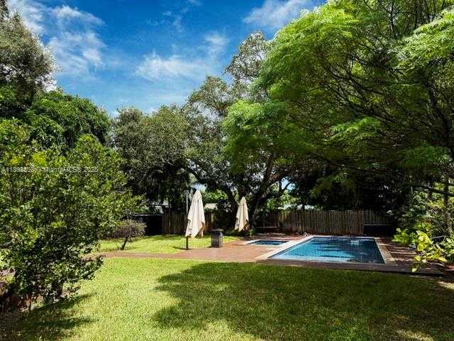 Small Image of 13075 NORTH EAST 4TH AVE, North Miami Number 5