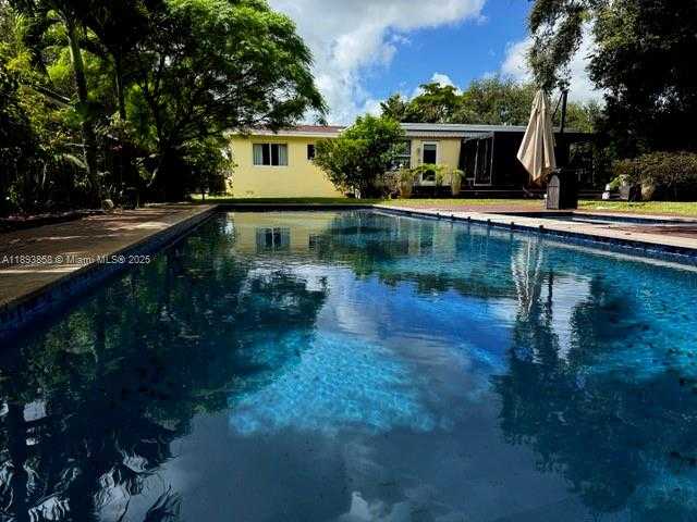 Small Image of 13075 NORTH EAST 4TH AVE, North Miami Number 6