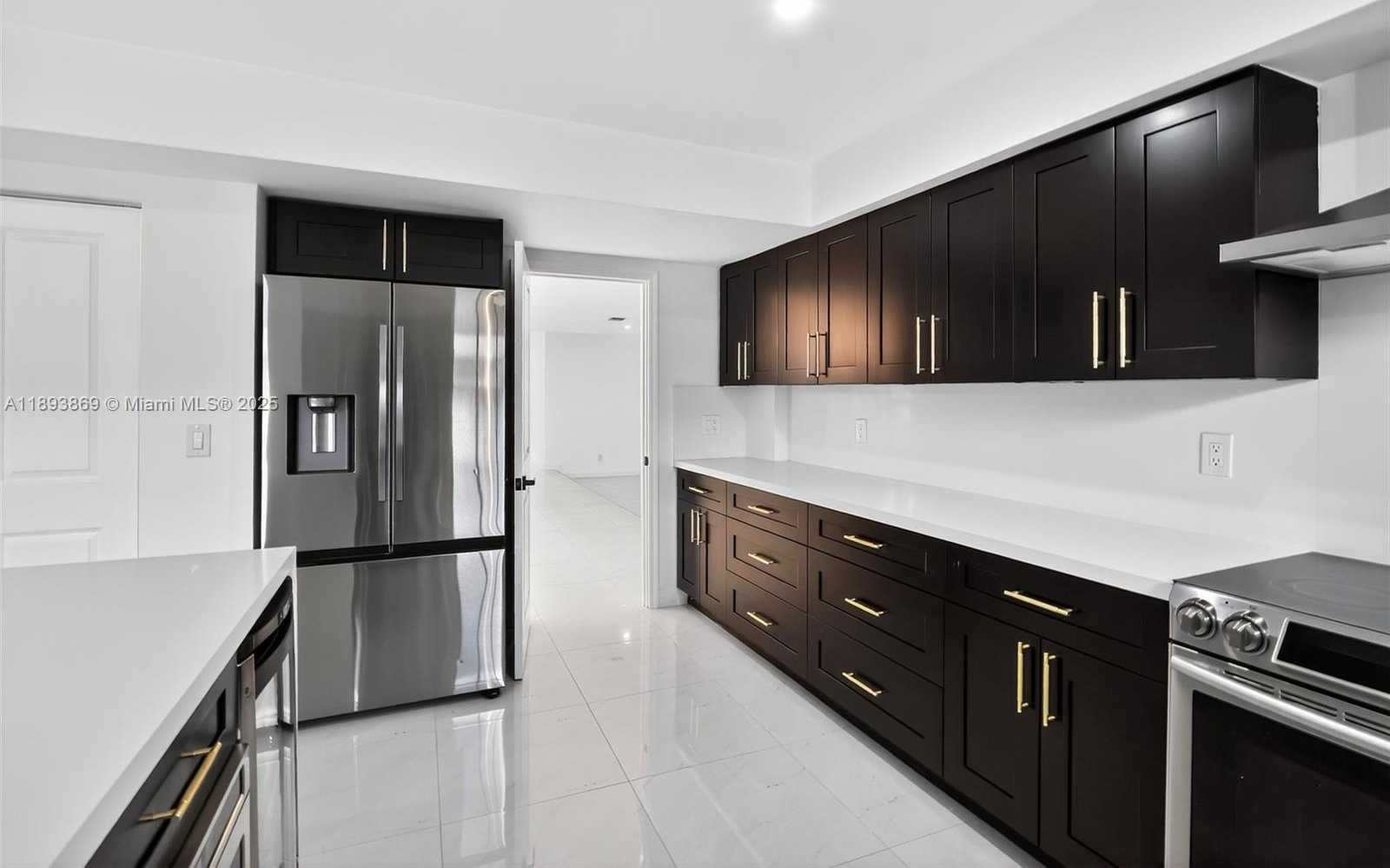 Small Image of 5526 PLUNKETT ST, Hollywood Number 10