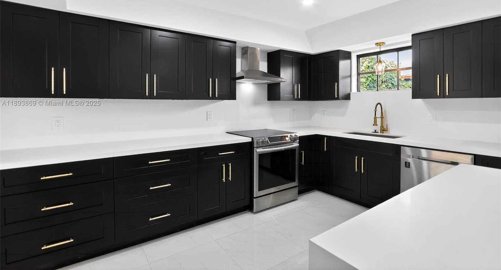 Small Image of 5526 PLUNKETT ST, Hollywood Number 11