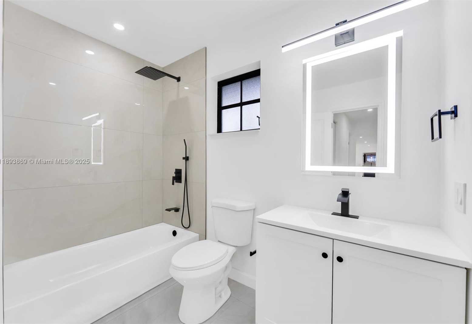 Small Image of 5526 PLUNKETT ST, Hollywood Number 13