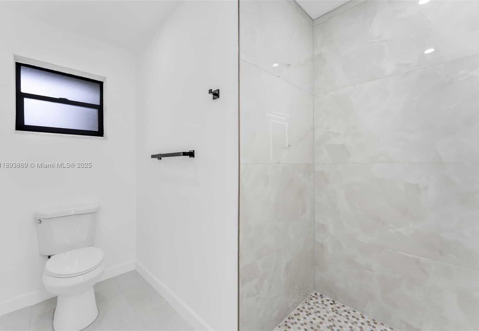 Small Image of 5526 PLUNKETT ST, Hollywood Number 14