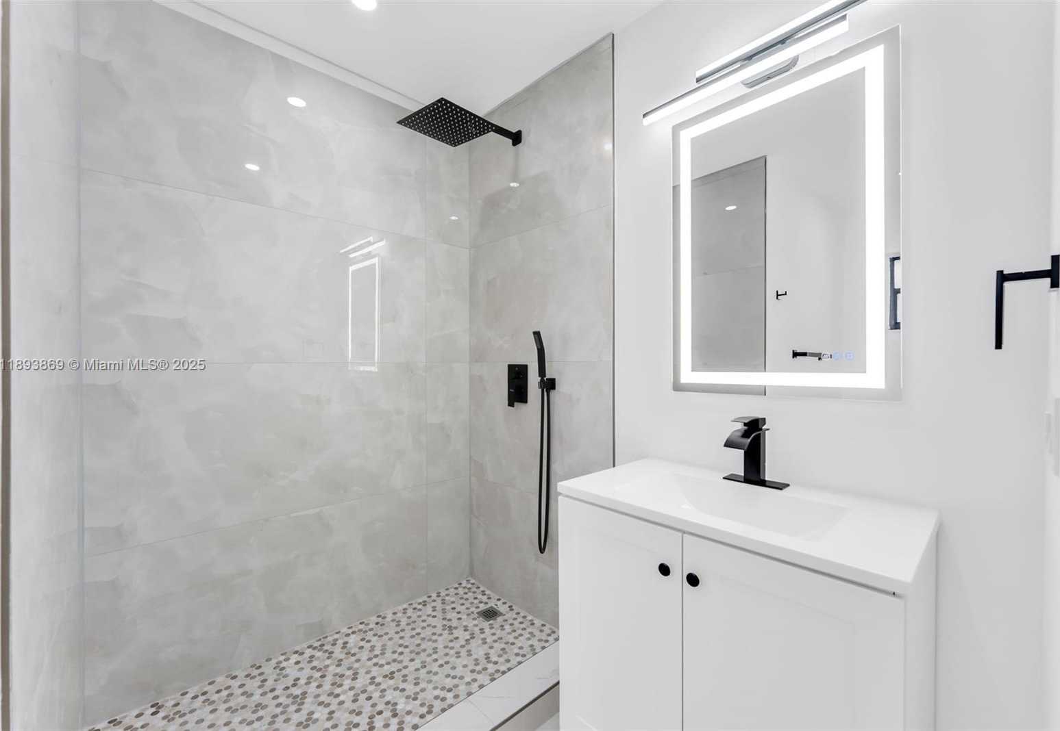 Small Image of 5526 PLUNKETT ST, Hollywood Number 15