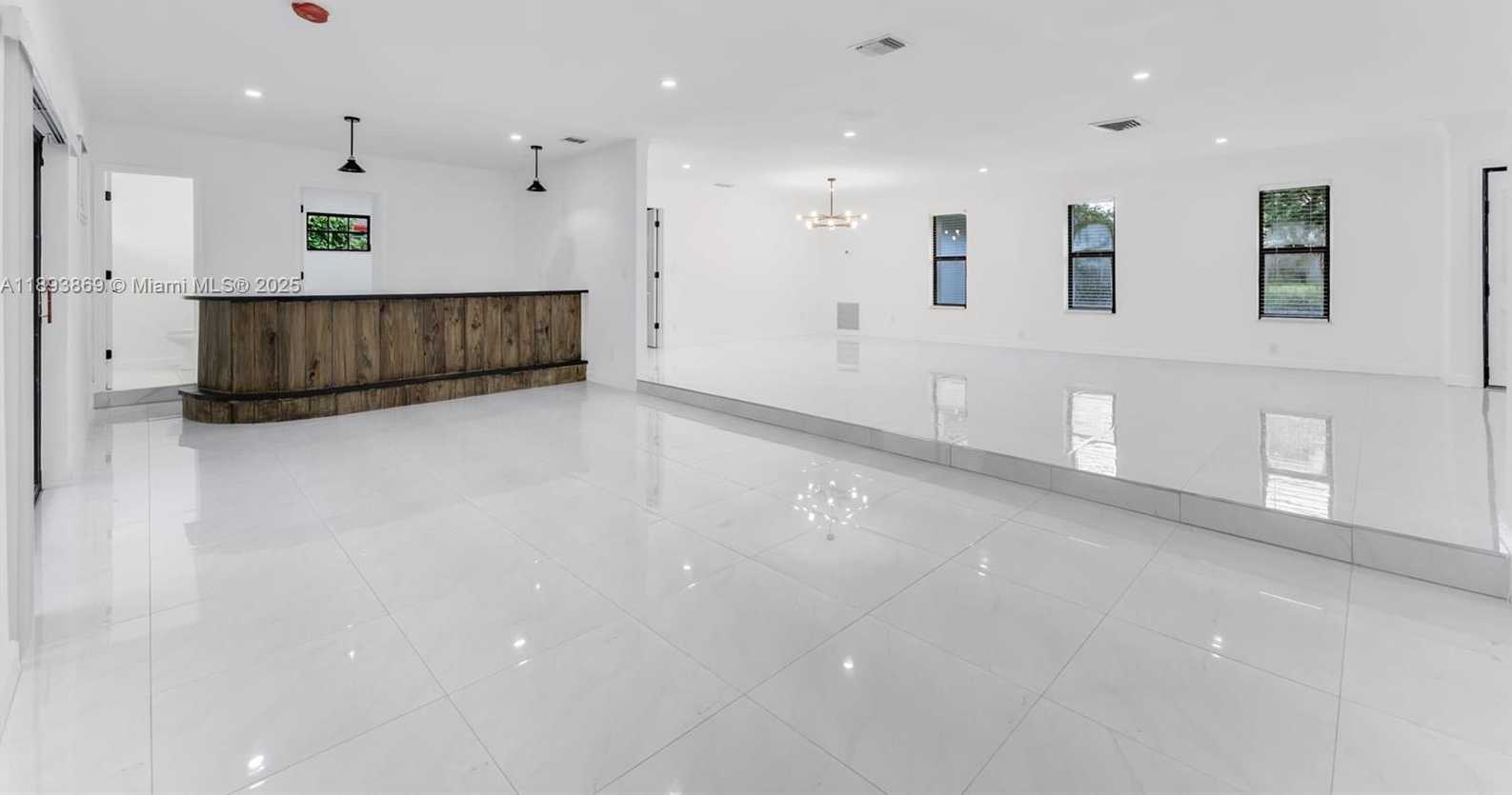 Small Image of 5526 PLUNKETT ST, Hollywood Number 16