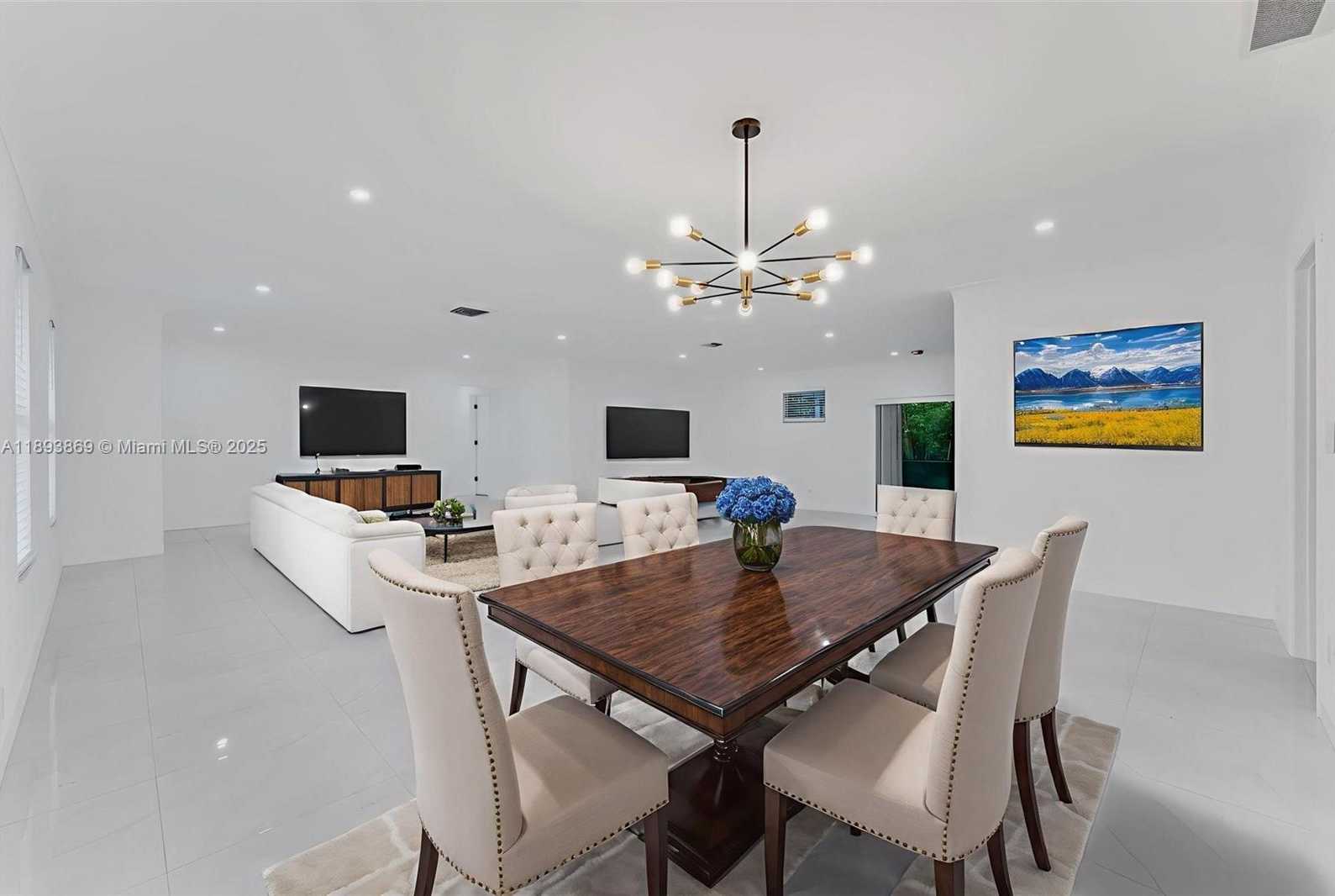 Small Image of 5526 PLUNKETT ST, Hollywood Number 19