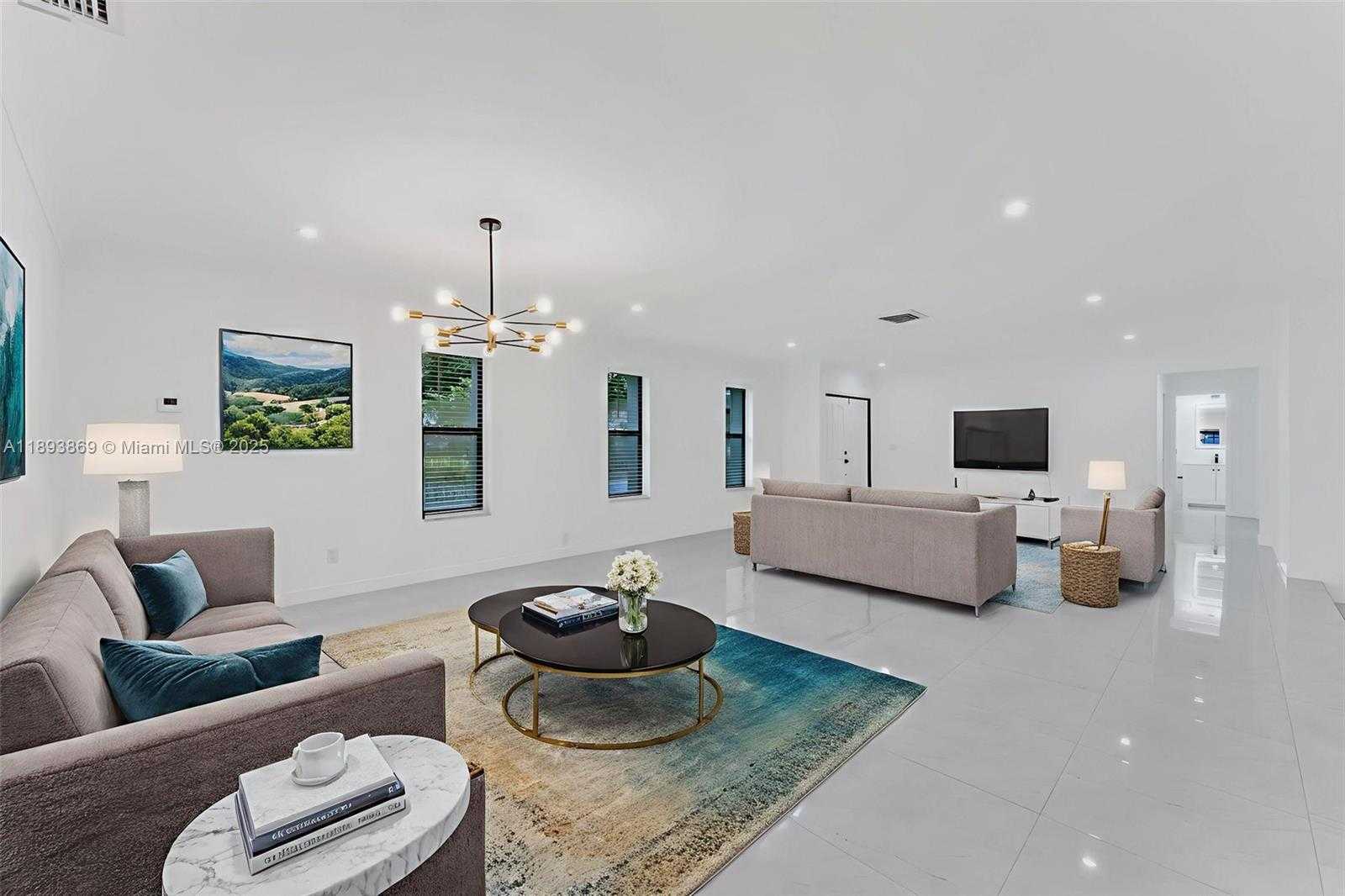 Small Image of 5526 PLUNKETT ST, Hollywood Number 21