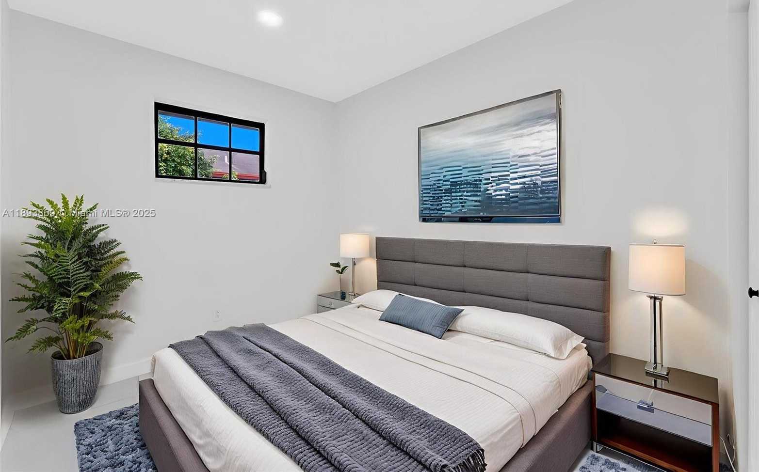 Small Image of 5526 PLUNKETT ST, Hollywood Number 23