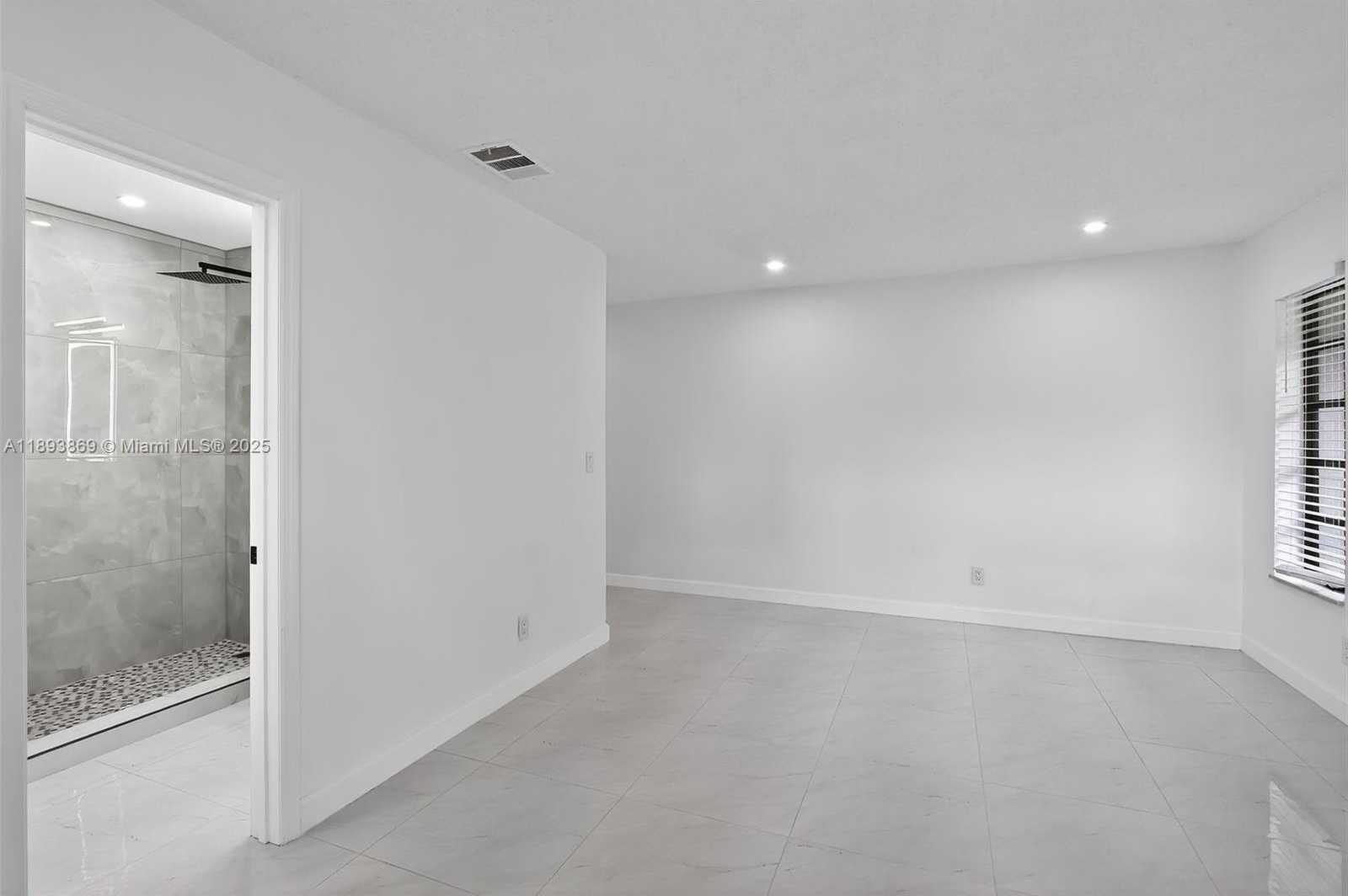 Small Image of 5526 PLUNKETT ST, Hollywood Number 29