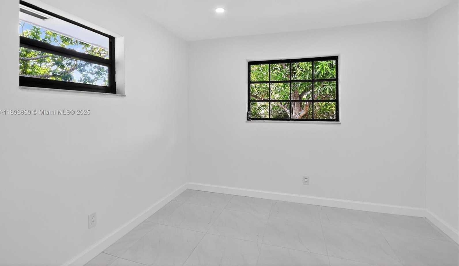 Small Image of 5526 PLUNKETT ST, Hollywood Number 31