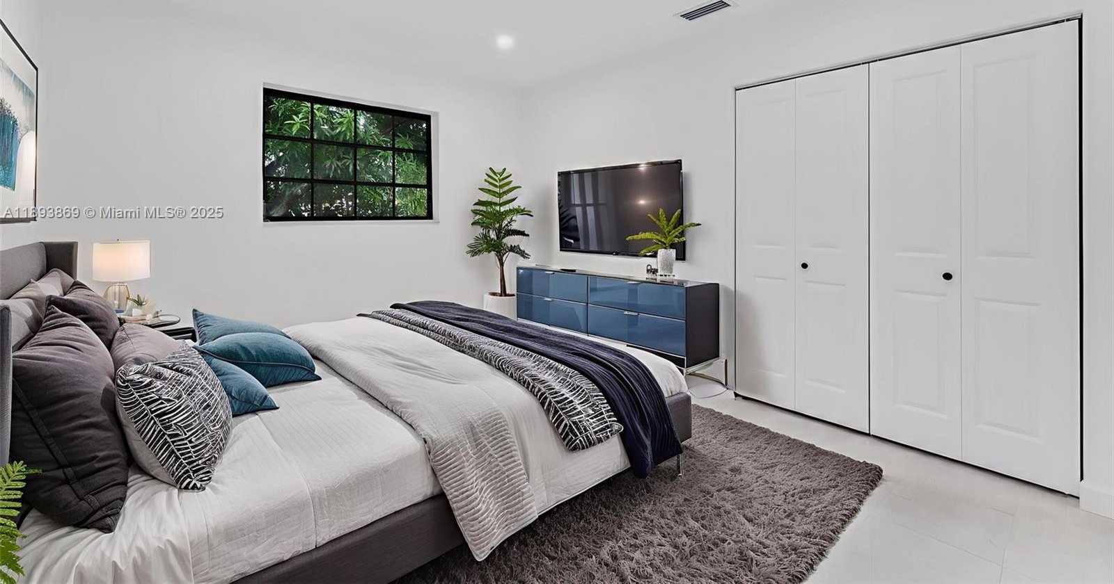Small Image of 5526 PLUNKETT ST, Hollywood Number 32