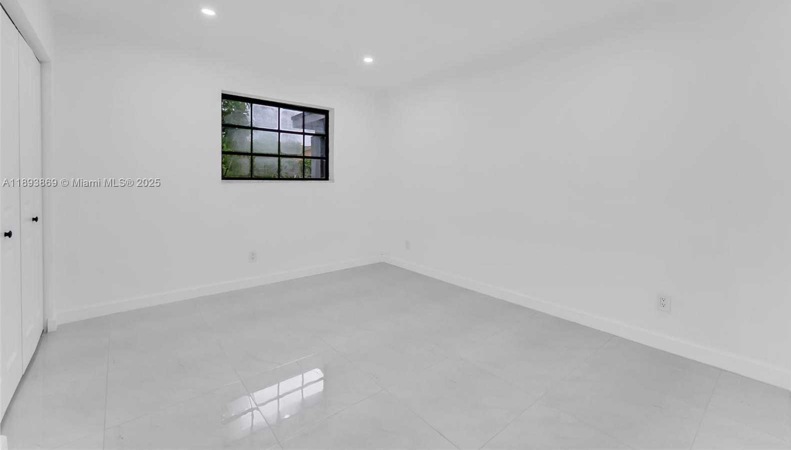 Small Image of 5526 PLUNKETT ST, Hollywood Number 36