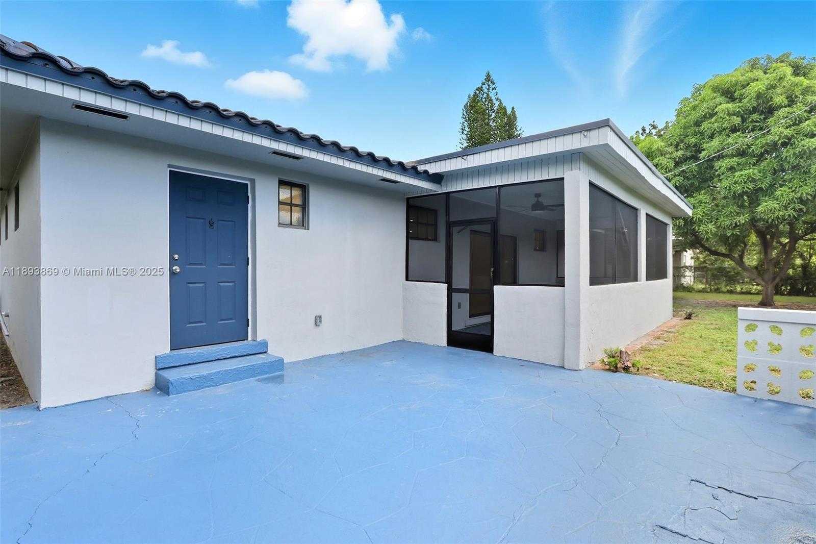 Small Image of 5526 PLUNKETT ST, Hollywood Number 42