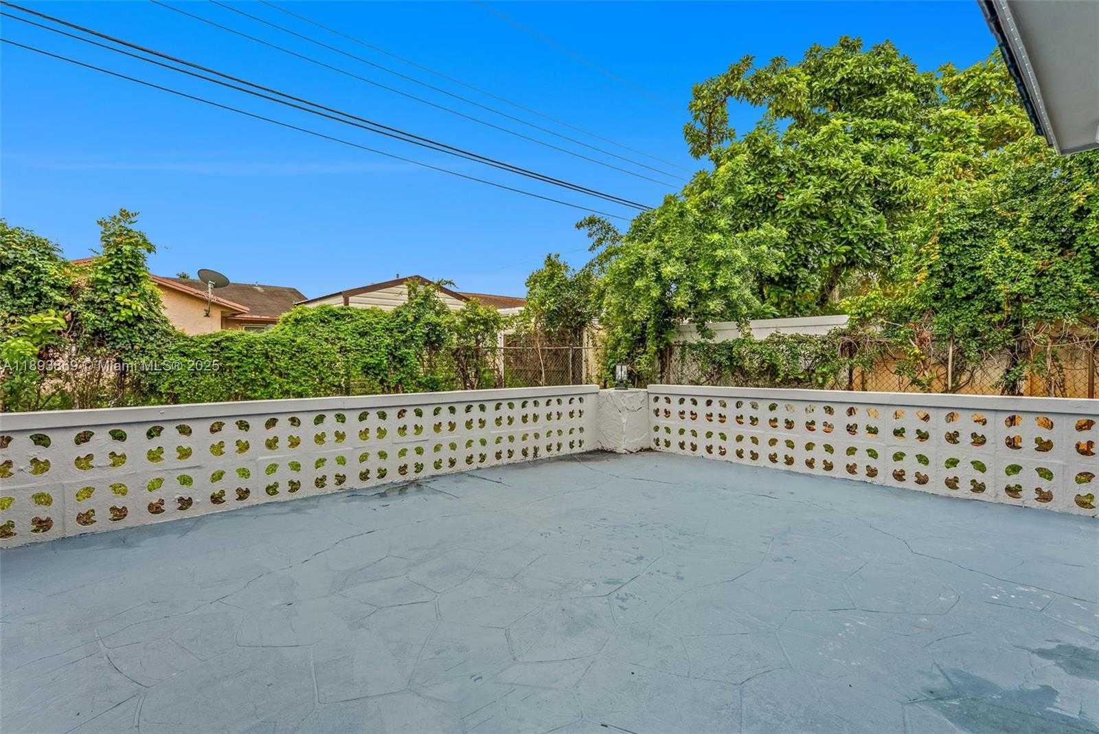 Small Image of 5526 PLUNKETT ST, Hollywood Number 44