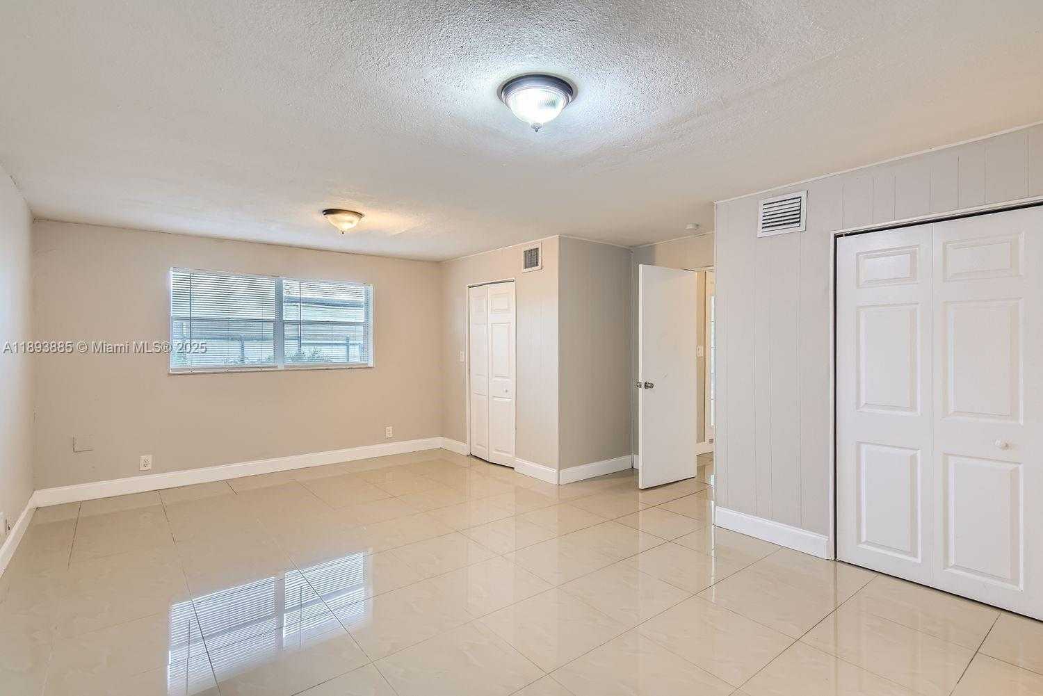 Small Image of 7521 GRANADA BLVD, Miramar Number 10