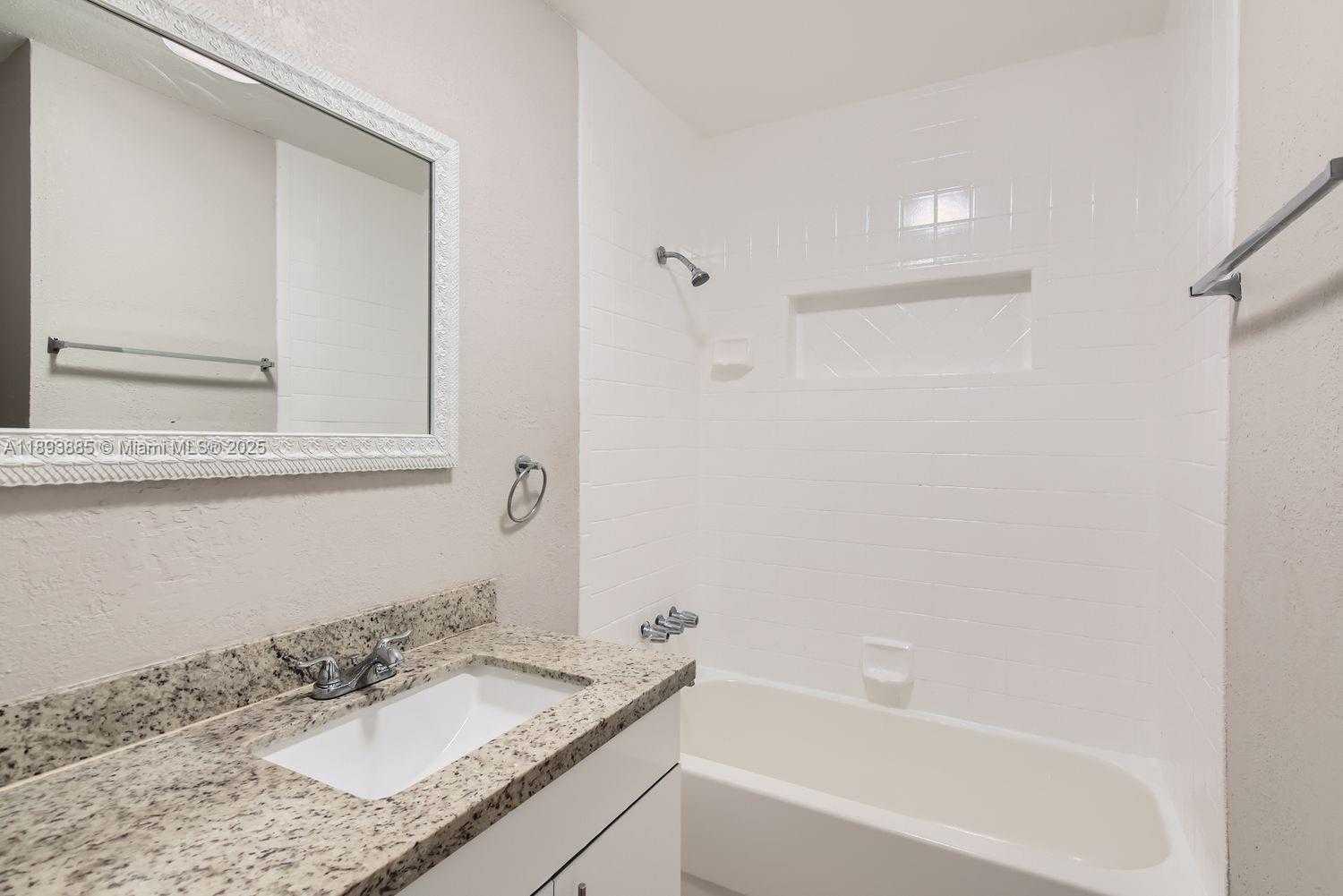 Small Image of 7521 GRANADA BLVD, Miramar Number 17