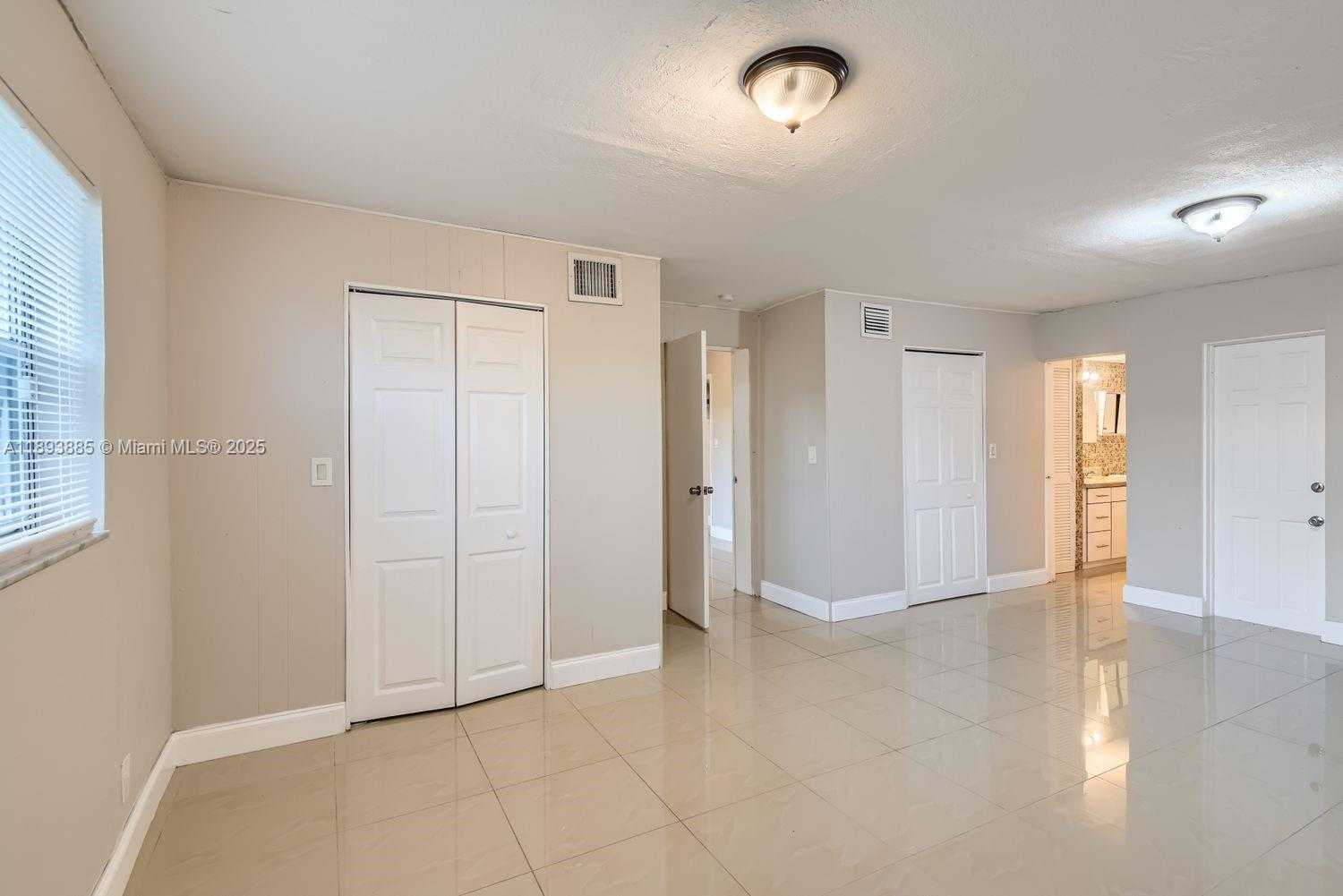 Small Image of 7521 GRANADA BLVD, Miramar Number 9