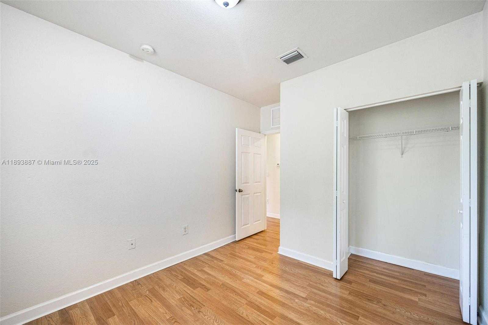 Small Image of 2884 SOUTH EAST 2ND DR, Homestead Number 14