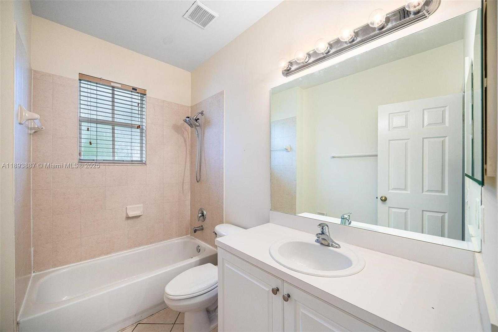 Small Image of 2884 SOUTH EAST 2ND DR, Homestead Number 17