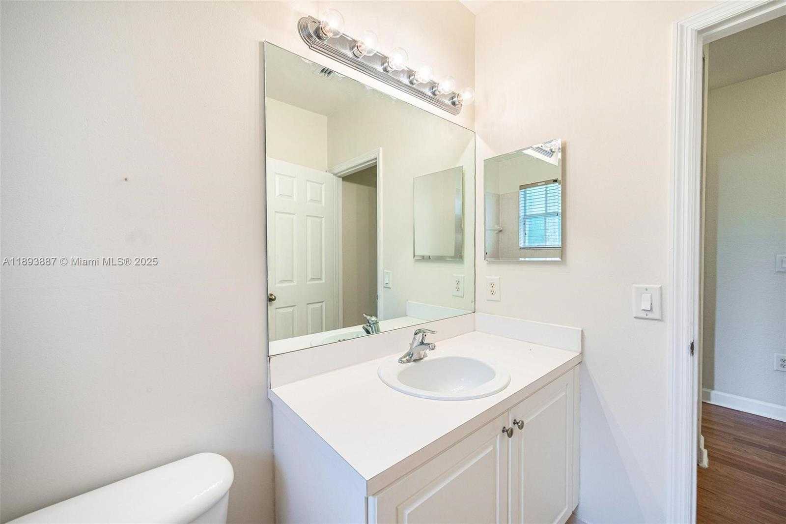 Small Image of 2884 SOUTH EAST 2ND DR, Homestead Number 19