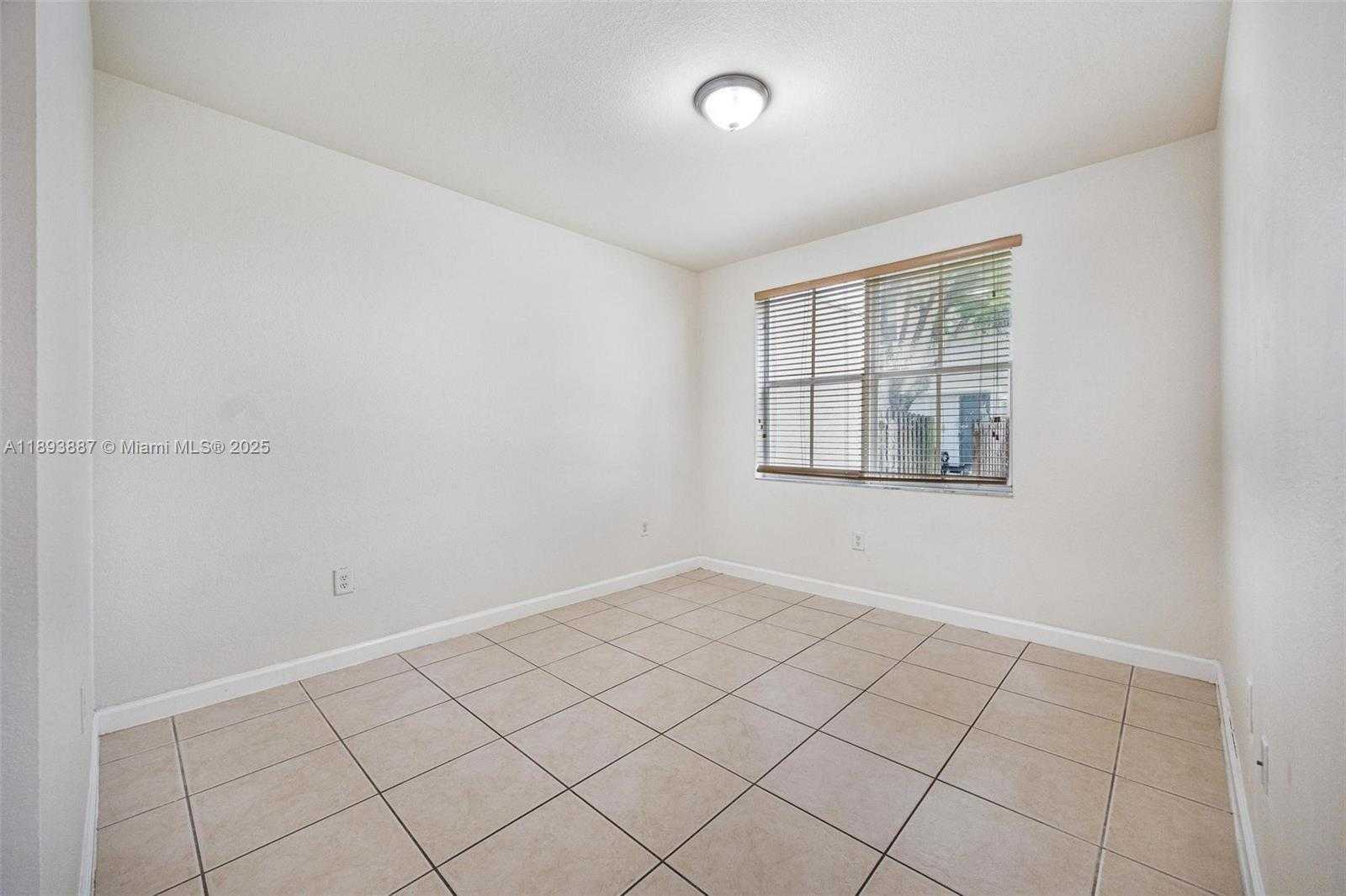 Small Image of 2884 SOUTH EAST 2ND DR, Homestead Number 26
