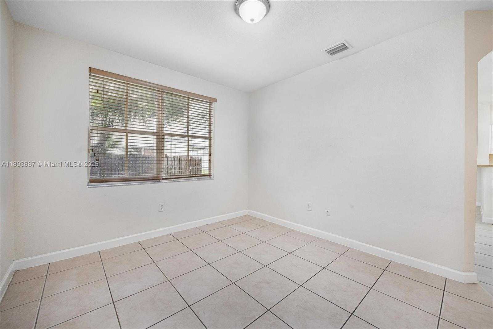 Small Image of 2884 SOUTH EAST 2ND DR, Homestead Number 27