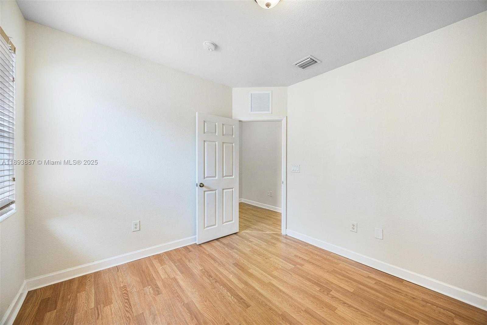 Small Image of 2884 SOUTH EAST 2ND DR, Homestead Number 32