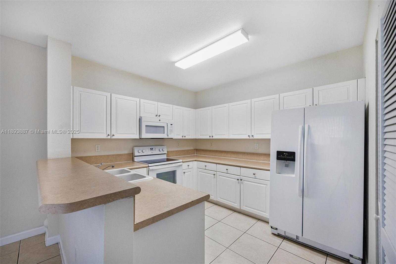 Small Image of 2884 SOUTH EAST 2ND DR, Homestead Number 6