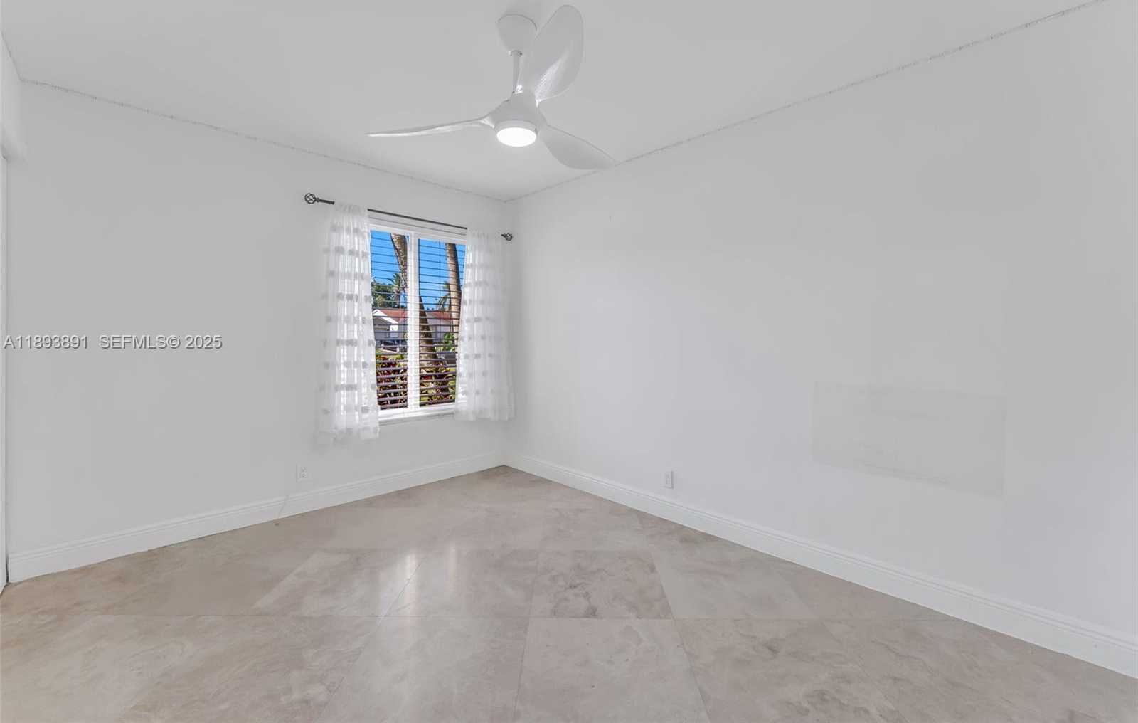 Small Image of 9801 RIDGECREEK RD, Boca Raton Number 27