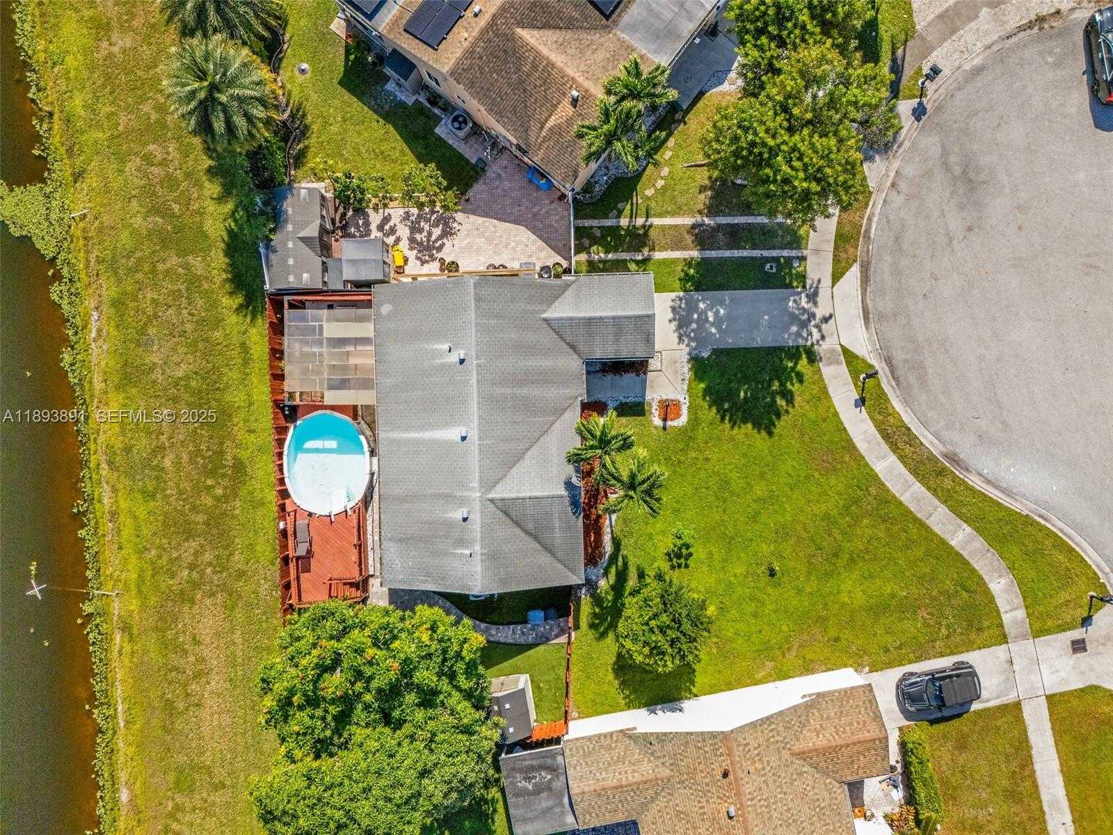 Small Image of 9801 RIDGECREEK RD, Boca Raton Number 4