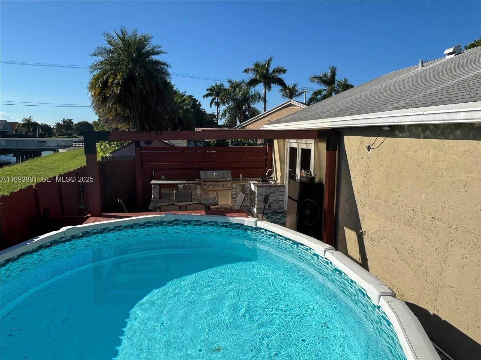 Small Image of 9801 RIDGECREEK RD, Boca Raton Number 42