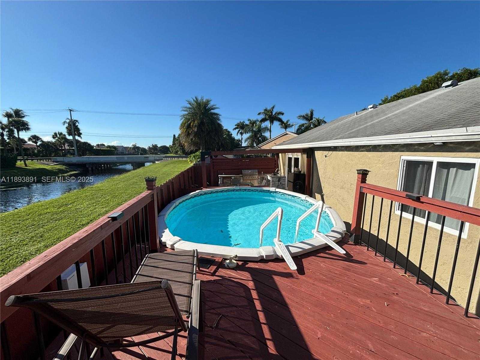 Small Image of 9801 RIDGECREEK RD, Boca Raton Number 43