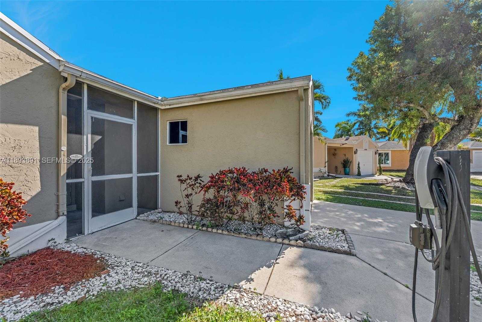 Small Image of 9801 RIDGECREEK RD, Boca Raton Number 49