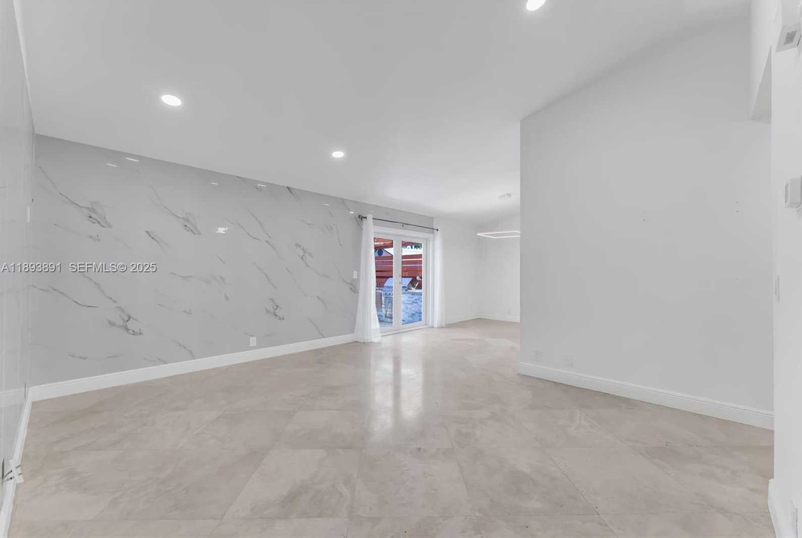 Small Image of 9801 RIDGECREEK RD, Boca Raton Number 7