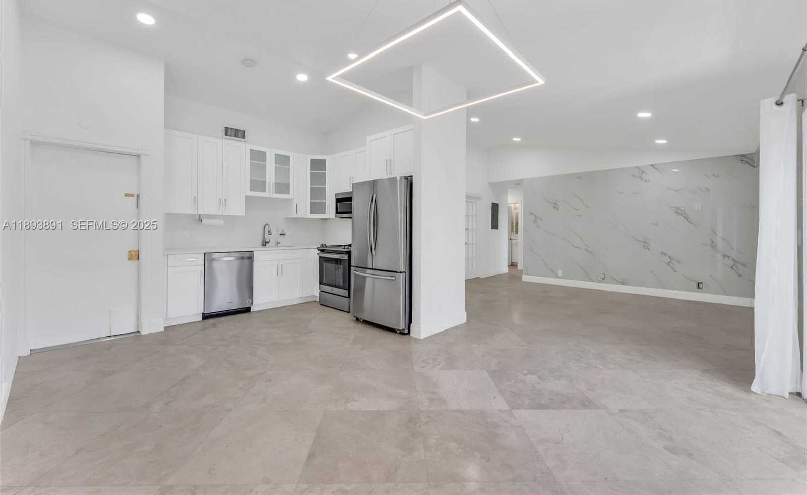 Small Image of 9801 RIDGECREEK RD, Boca Raton Number 8