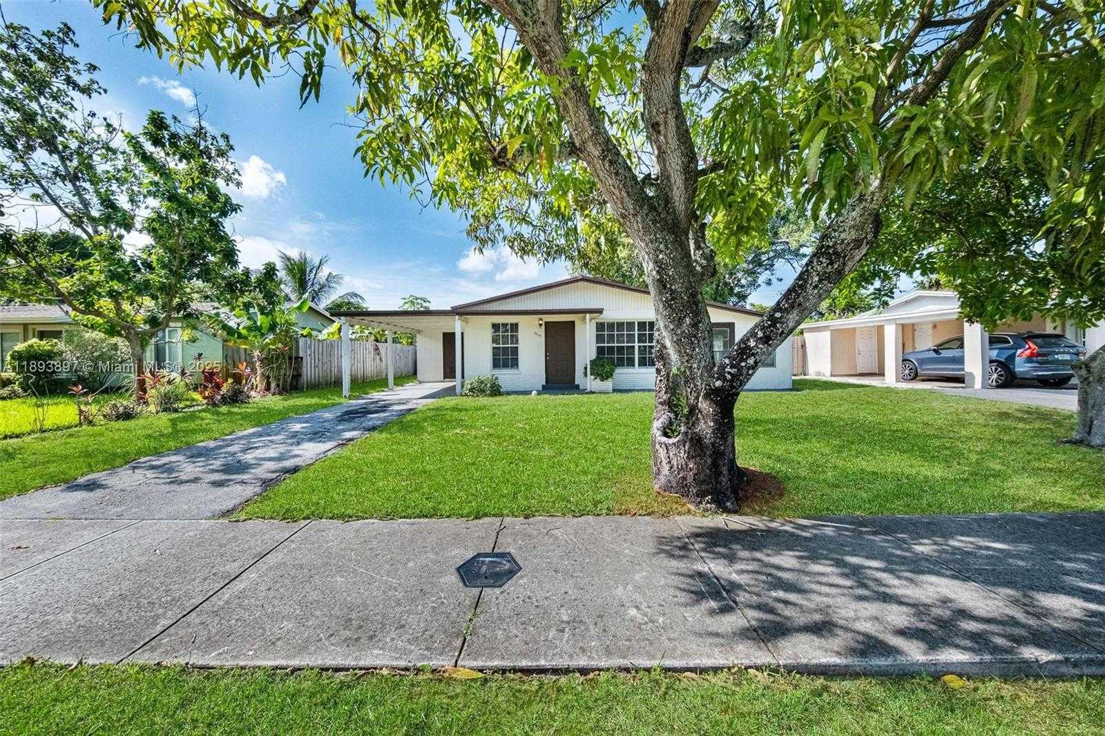 Small Image of 3231 NORTH WEST 18TH CT, Lauderhill Number 2