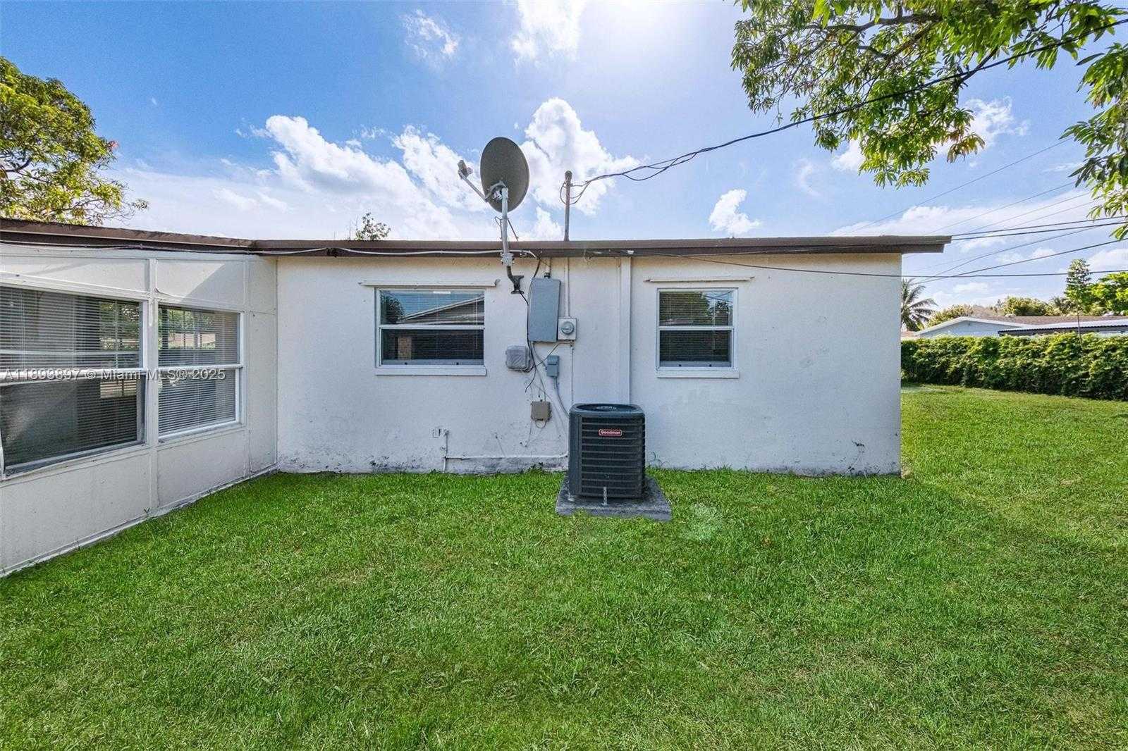 Small Image of 3231 NORTH WEST 18TH CT, Lauderhill Number 24