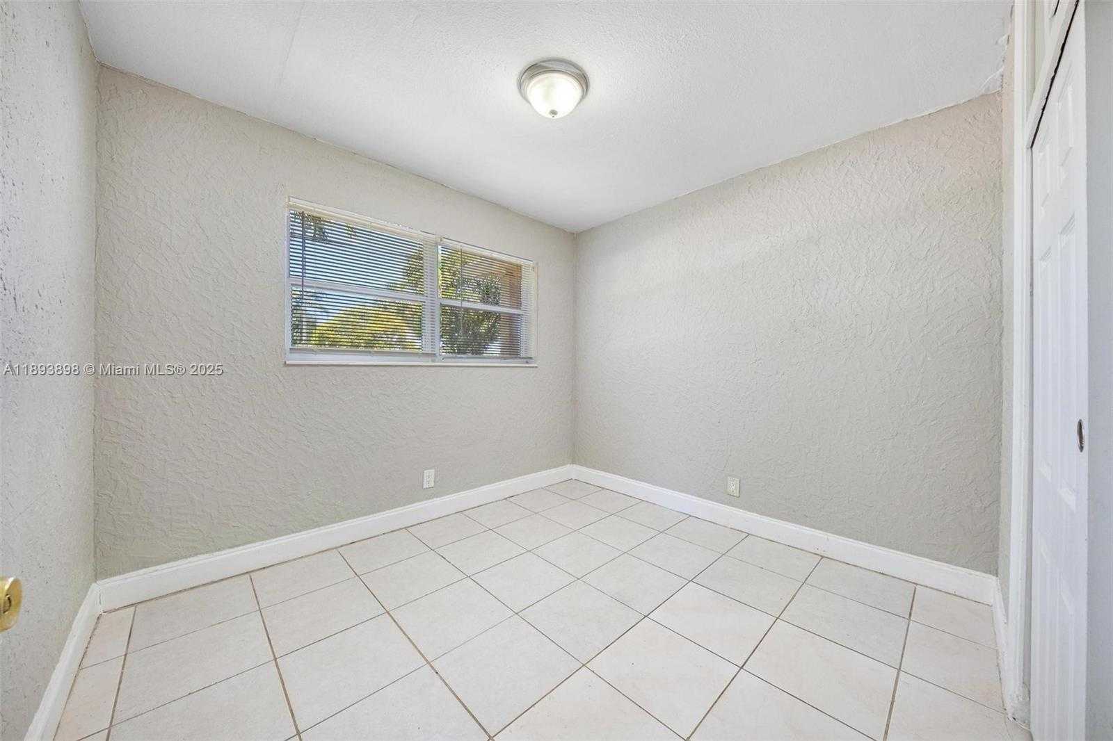 Small Image of 1560 NORTH WEST SUNSET STRIP, Sunrise Number 20