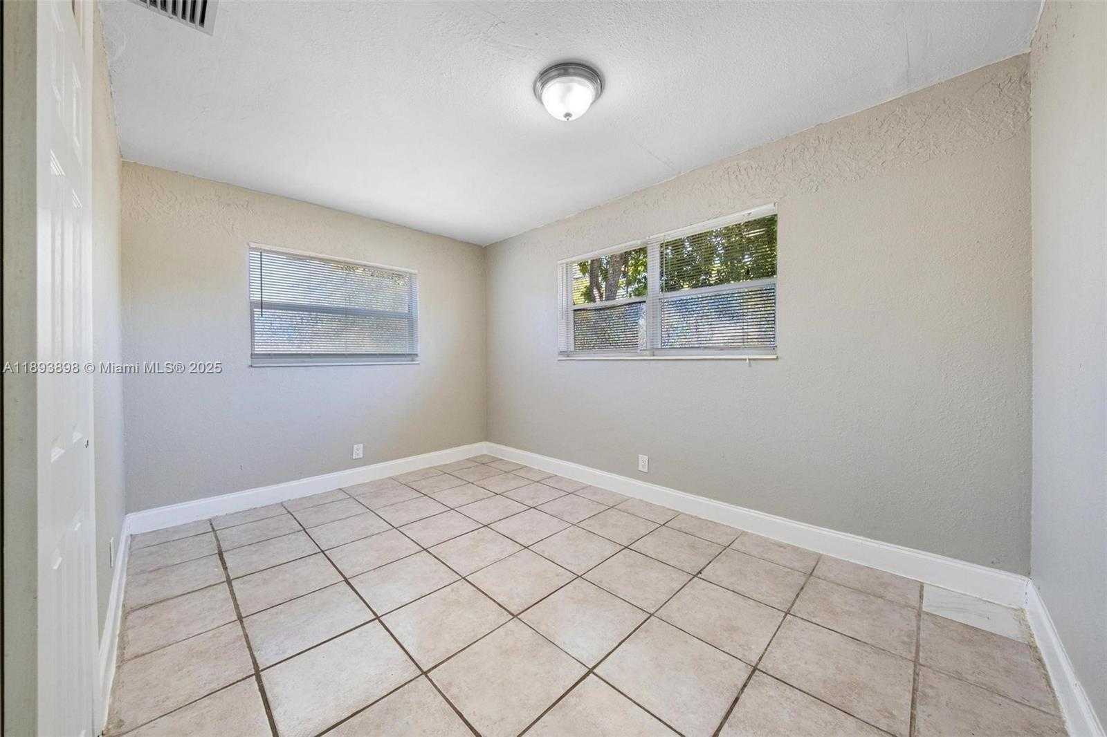 Small Image of 1560 NORTH WEST SUNSET STRIP, Sunrise Number 21