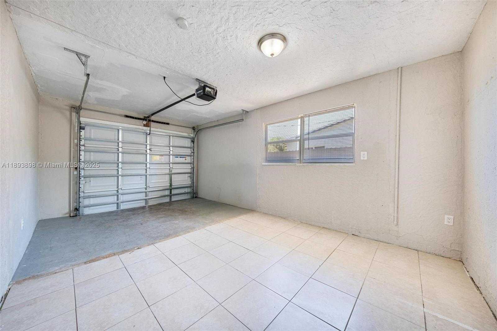 Small Image of 1560 NORTH WEST SUNSET STRIP, Sunrise Number 22