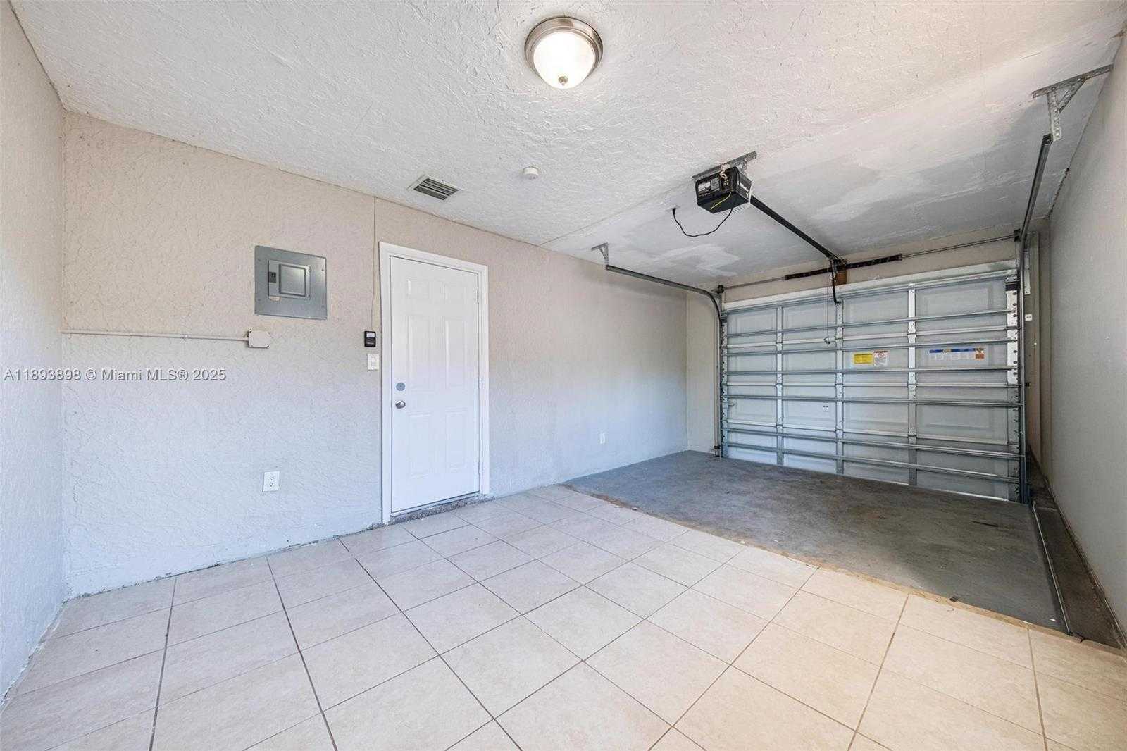 Small Image of 1560 NORTH WEST SUNSET STRIP, Sunrise Number 23