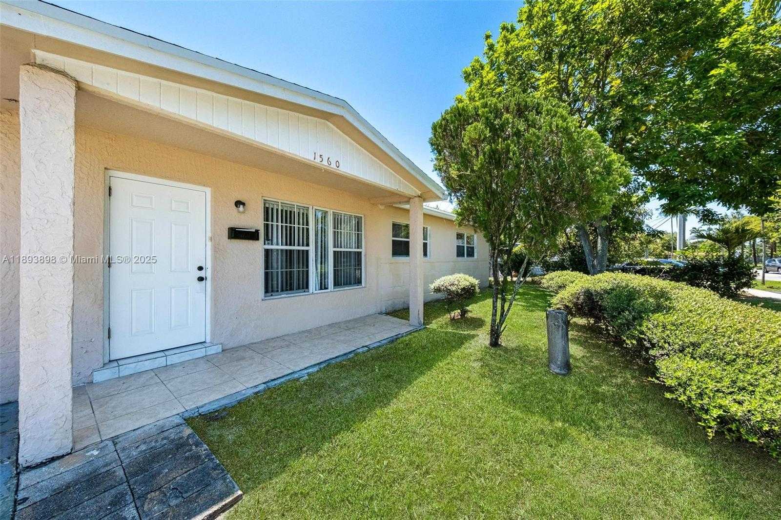 Small Image of 1560 NORTH WEST SUNSET STRIP, Sunrise Number 24